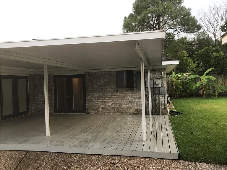 12018 Mulholland Dr — Photo 2