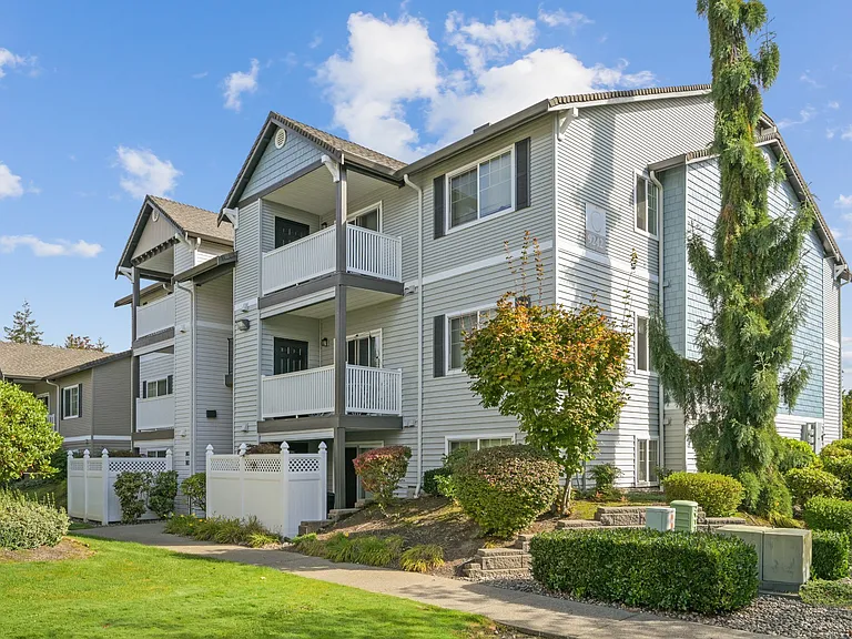 Abbey Rowe Apartments — Photo 2