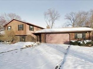 4301 Waterview Dr, Vicksburg, MI 49097