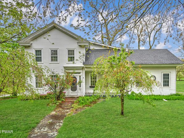 580 & 584 E Sterling Rd, Newfoundland, PA 18445