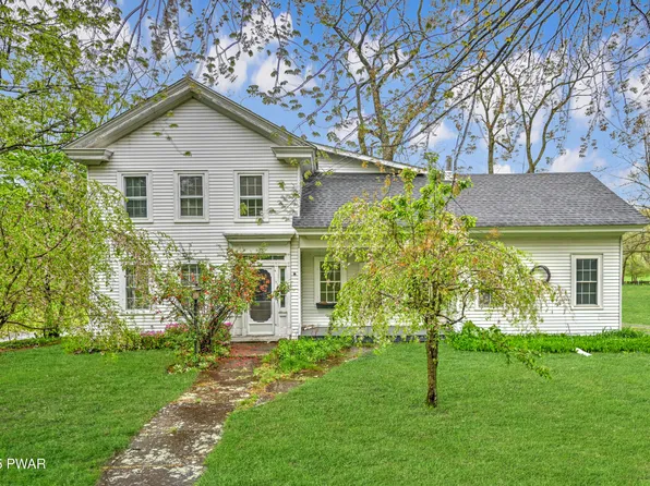 580 & 584 E Sterling Rd, Newfoundland, PA 18445