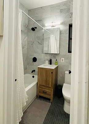 Rented by Taylor Made Brokerage, Inc | media 4