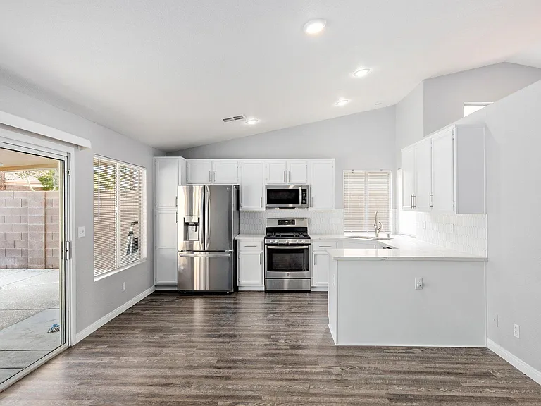 2717 Briarcliff Ave — Photo 6