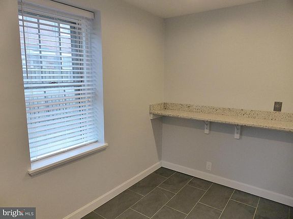 4th image of 2916 S Buchanan St APT A2