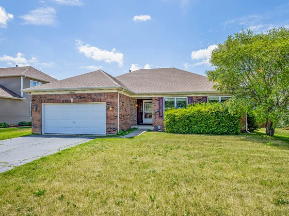 10961 Preston Pkwy, Huntley, IL 60142