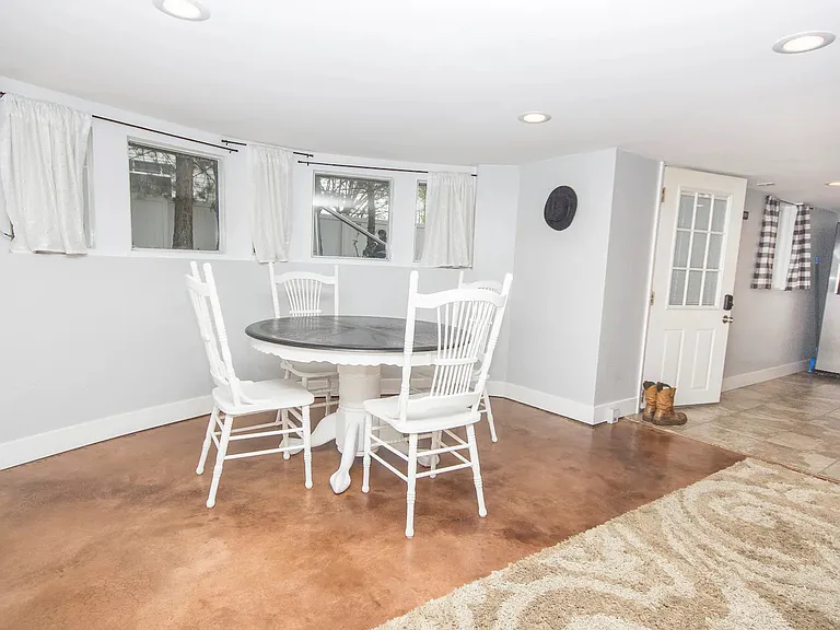 2512 W 200 S — Photo 3