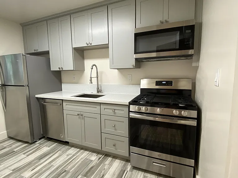 2316 E St #1 — Photo 1