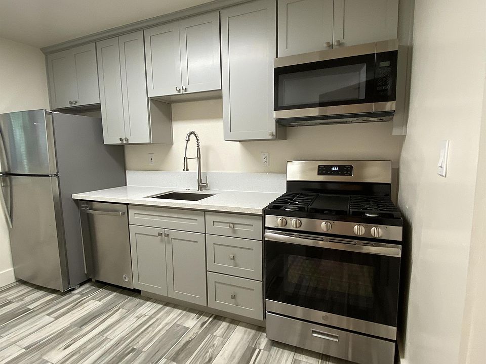 1st image of 2316 E St APT 1