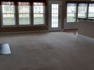 208 Dorovan Ct, Hubert, NC 28539