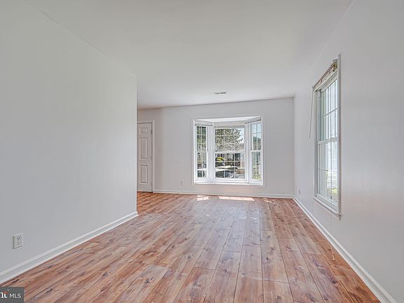 5th image of 211 Powhatan Ct #97