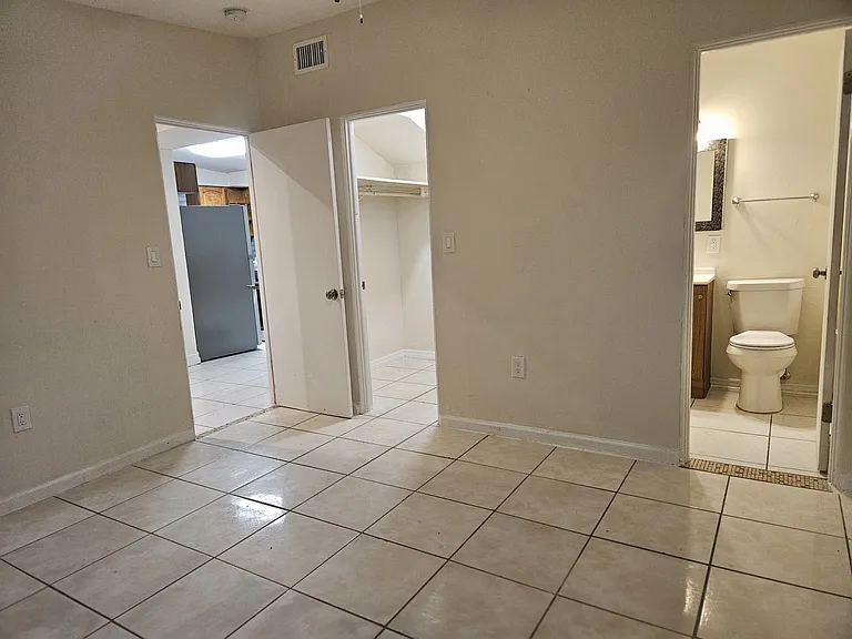 Bedroom #1 with large walk-in closet and En-Suite Full Bathroom #1