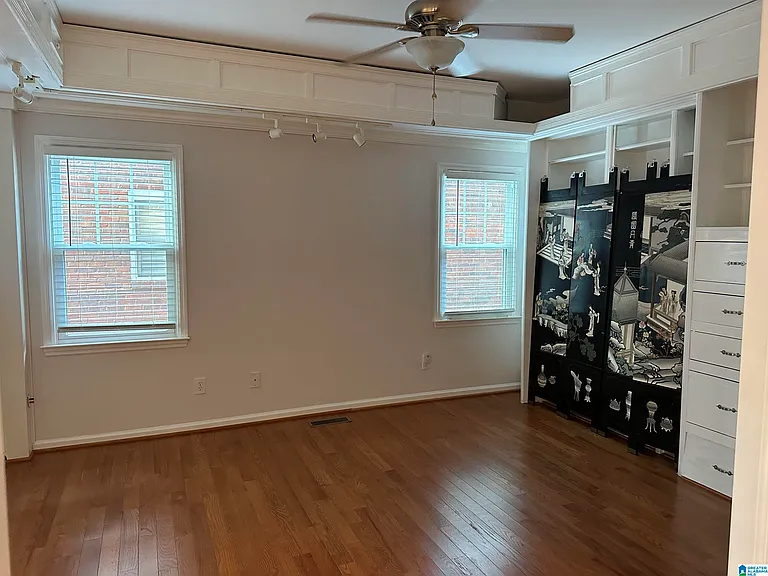 1715 Columbiana Ln — Photo 19