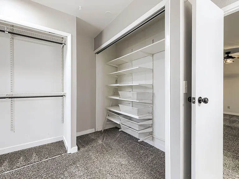 1050 S Monaco Pkwy #145 — Photo 3
