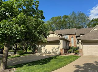 41946 Saratoga Cir, Canton, MI 48187
