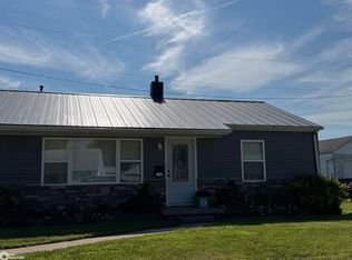 145 Indian Ter, Burlington, IA 52601