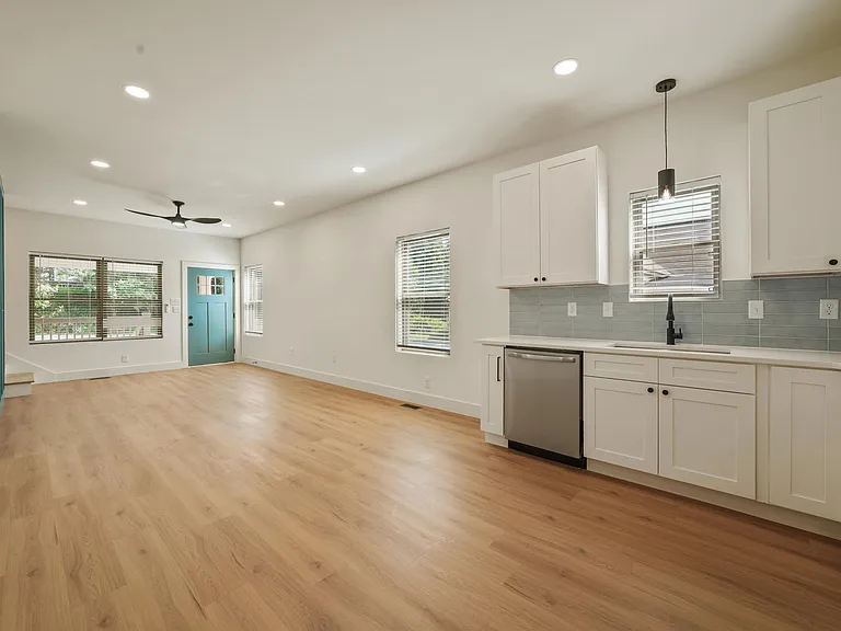 322 Hiawassee Ave NE — Photo 5