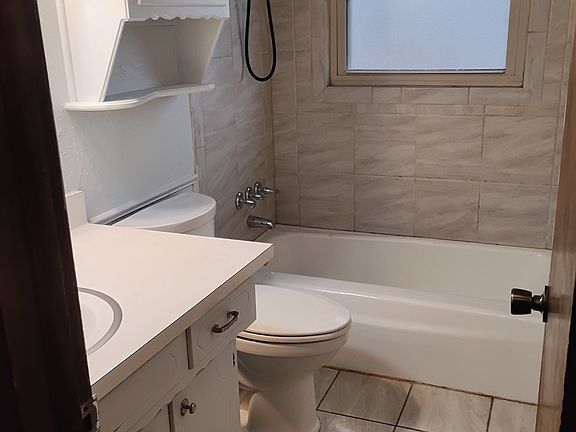 5th image of 411 S Woodland Dr