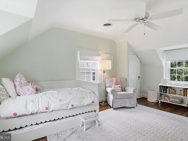 2316 N Stafford St — Photo 29