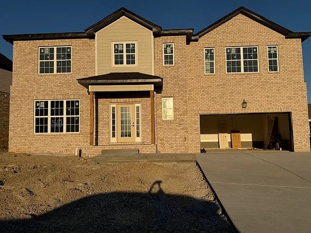4 bed, 2650 sqft, $2,600 — Photo 1