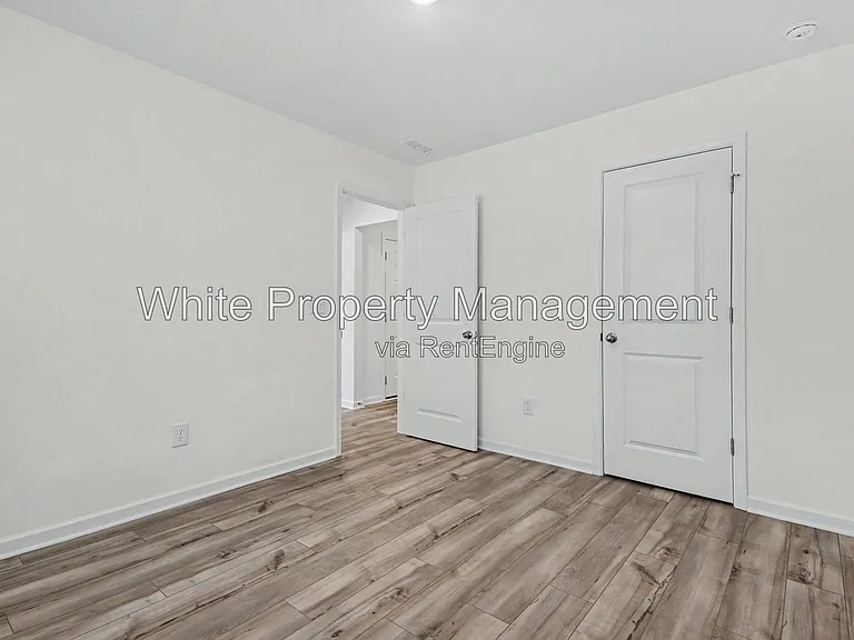 313 W 18th St — Photo 21