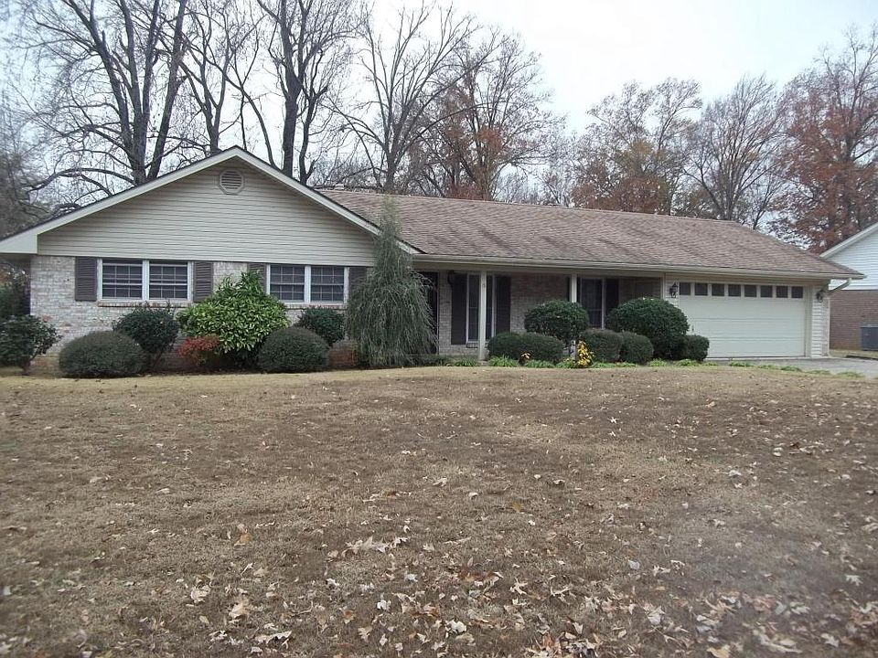 1st image of 15 Sherwood Ln