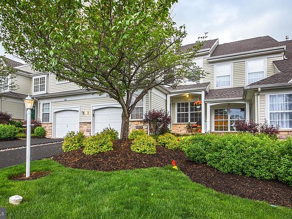 2nd image of 823 Breckenridge Ct #101