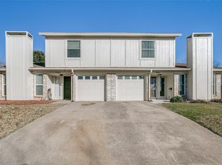 7046 Crosstimbers Ln, North Richland Hills, TX 76182