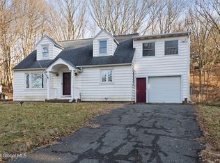 3 Locust St, Rensselaer, NY 12144