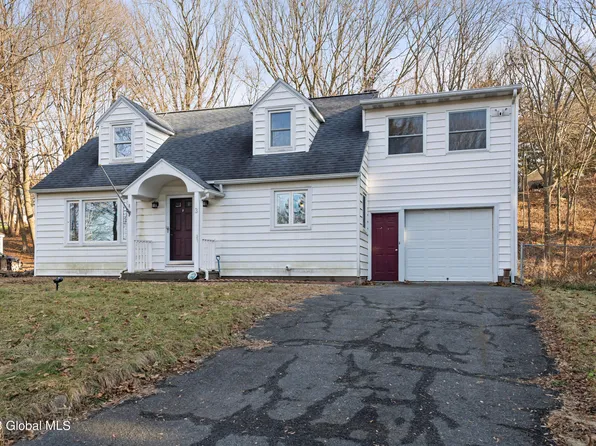 3 Locust Street, East Greenbush, NY 12144