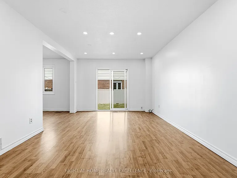 10 Banting Cres #UPPER — Photo 8