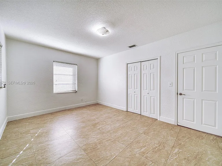 4136 SW 14th St — Photo 11