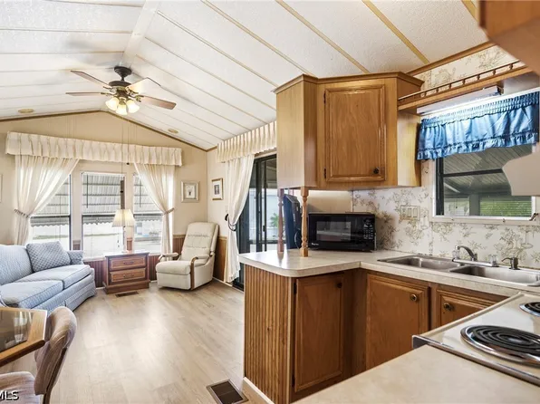 45 Shifting Sands Ave, Bonita Springs, FL 34135