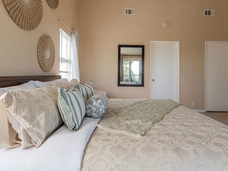 Crest Vista Dr — Photo 76