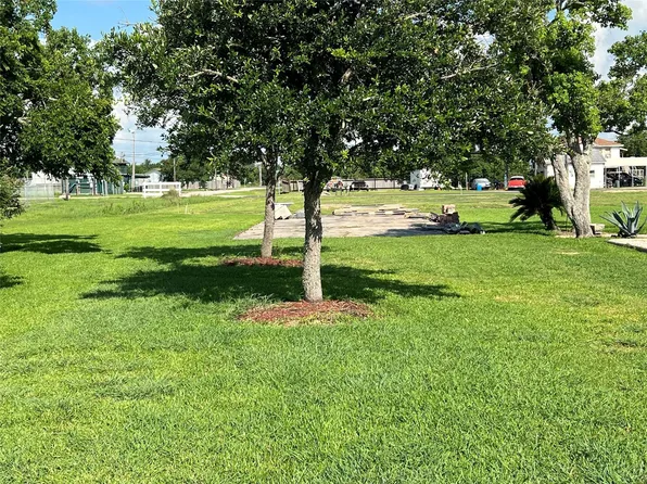 Lots 47 48 16th St, Dickinson, TX 77539