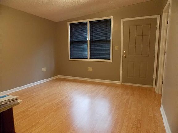 5th image of 2247 Wells Dr SE