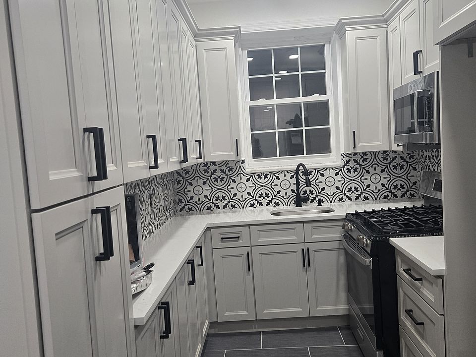1st image of 3342 Fenton Ave Floor 1
