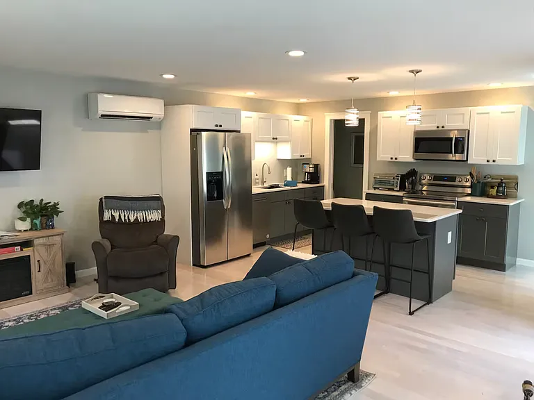 339 S Geneva St — Photo 12