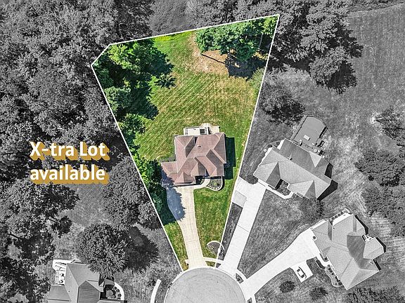 4th image of 60 Wildwood Ln W
