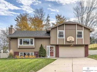 16211 Arbor St, Omaha, NE 68130