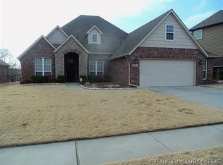 2623 N 17th St, Broken Arrow, OK 74012