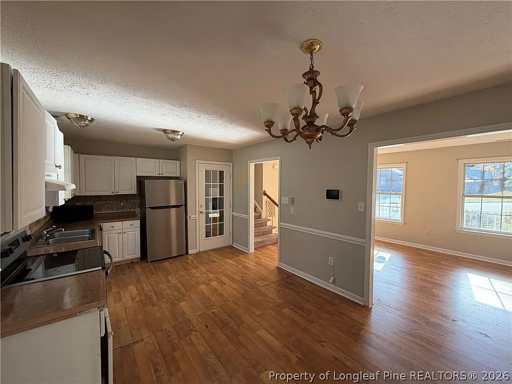 3 bed, 2.0 bath, 1293 sqft, $1,400 — Photo 3