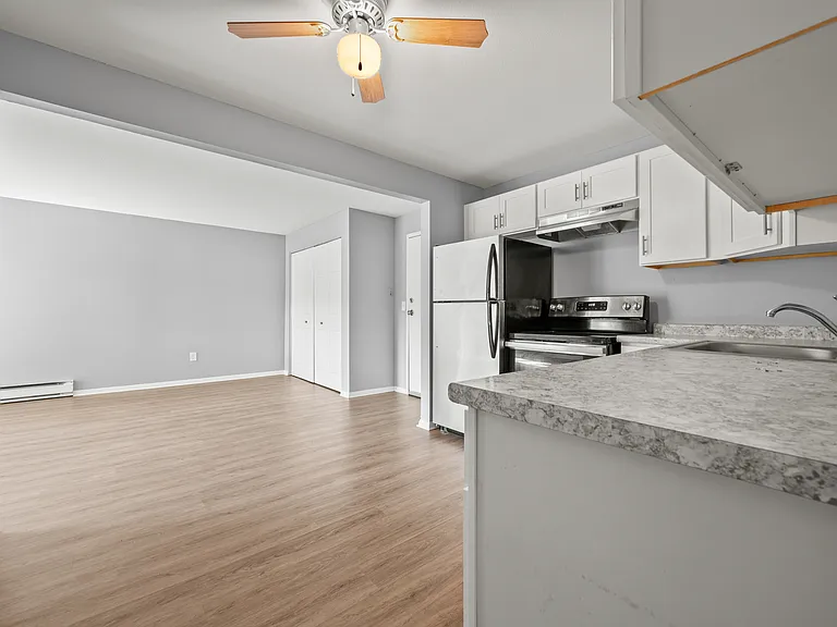 139 Hilliard St #D — Photo 3