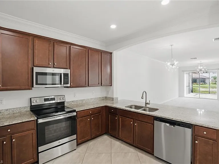 1767 Alameda Dr — Photo 9