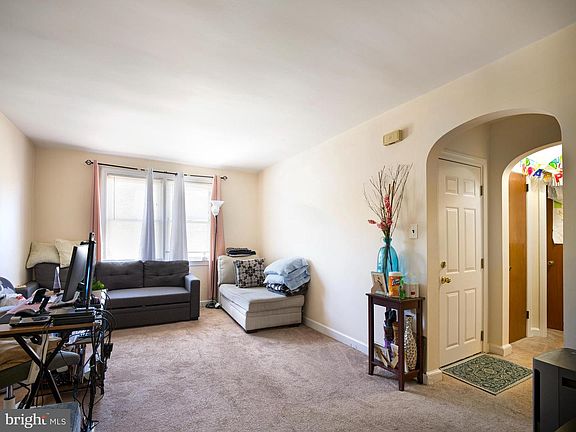 5th image of 205 Hiawatha Ln