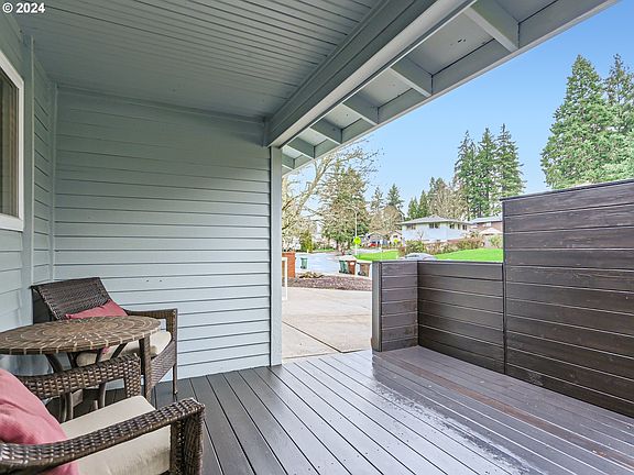 4th image of 163 NE 18th Ave