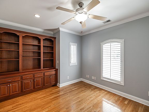 5th image of 8044 Charlotte Pike