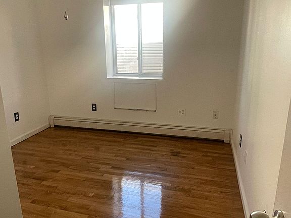 5th image of 3087 Wissman Ave