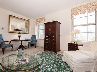 60E Glen Rd APT 209, Brookline, MA 02445