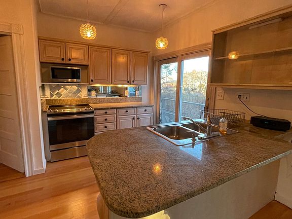 2nd image of 4 Linwood Ave