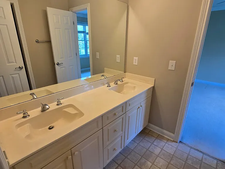 14581 Jason St — Photo 10